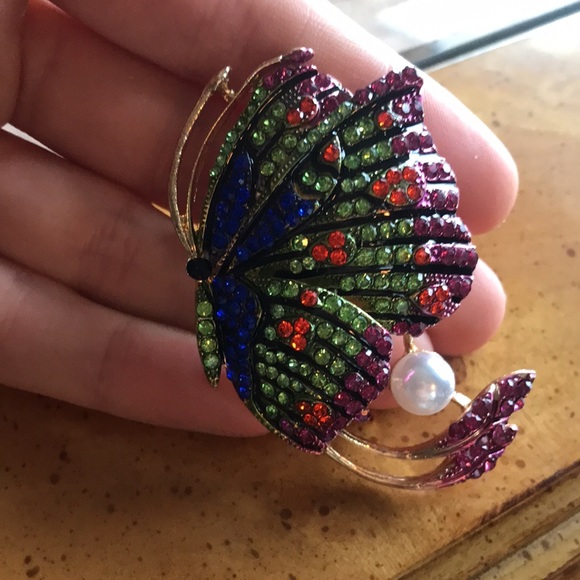 Crystal Butterfly Brooch - Picture 6 of 7